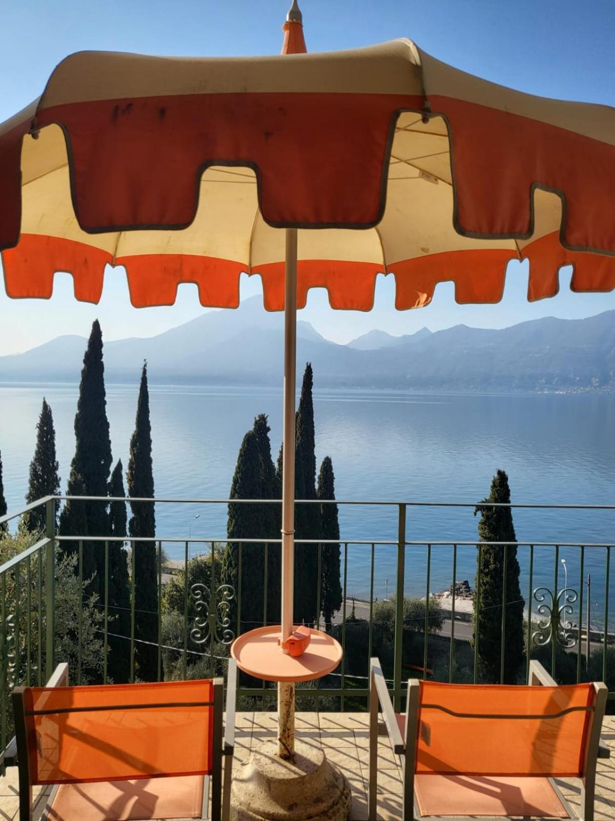 Wonderfull Lake View With Pool With Breakfast Gardasee